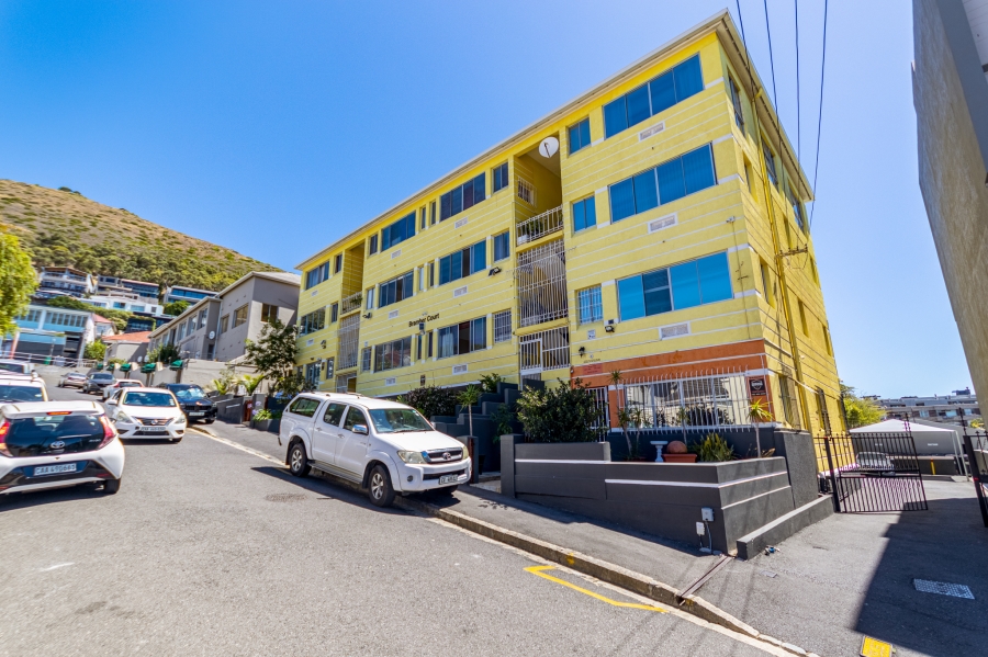 2 Bedroom Property for Sale in Green Point Western Cape